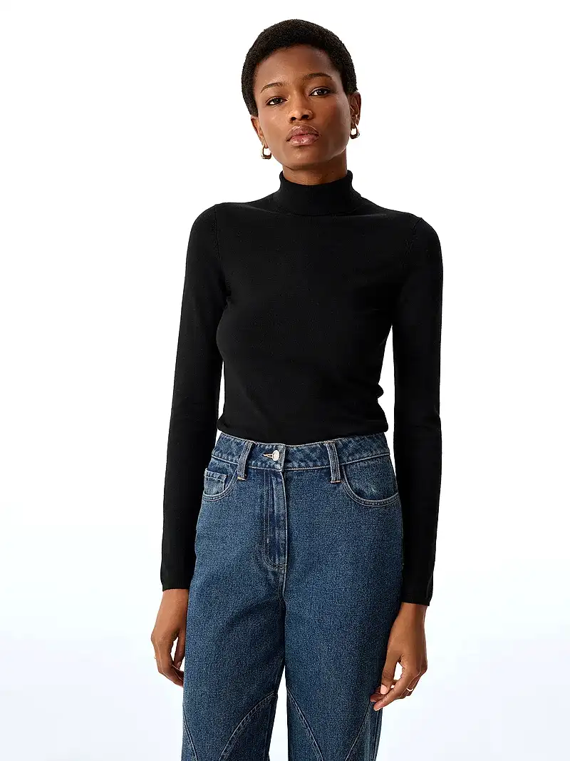 Everest Top in Black