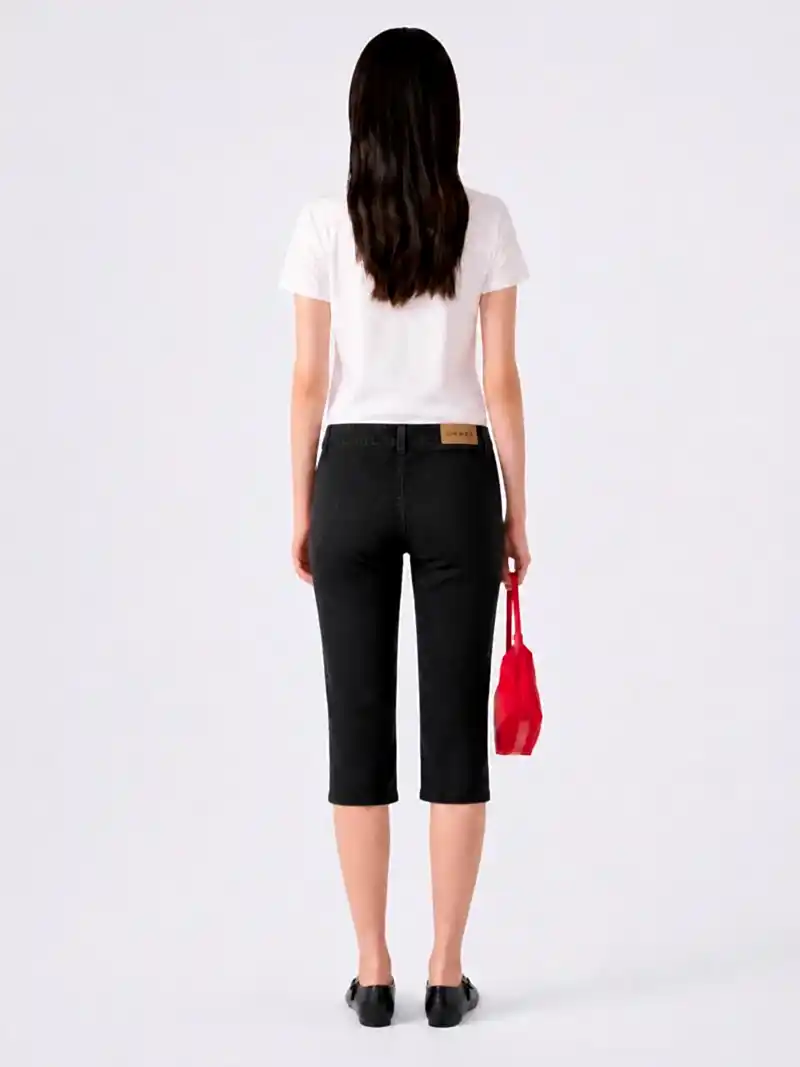 Rhone Capri Jean in Black