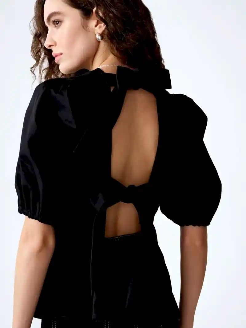 Tiana Top in Black