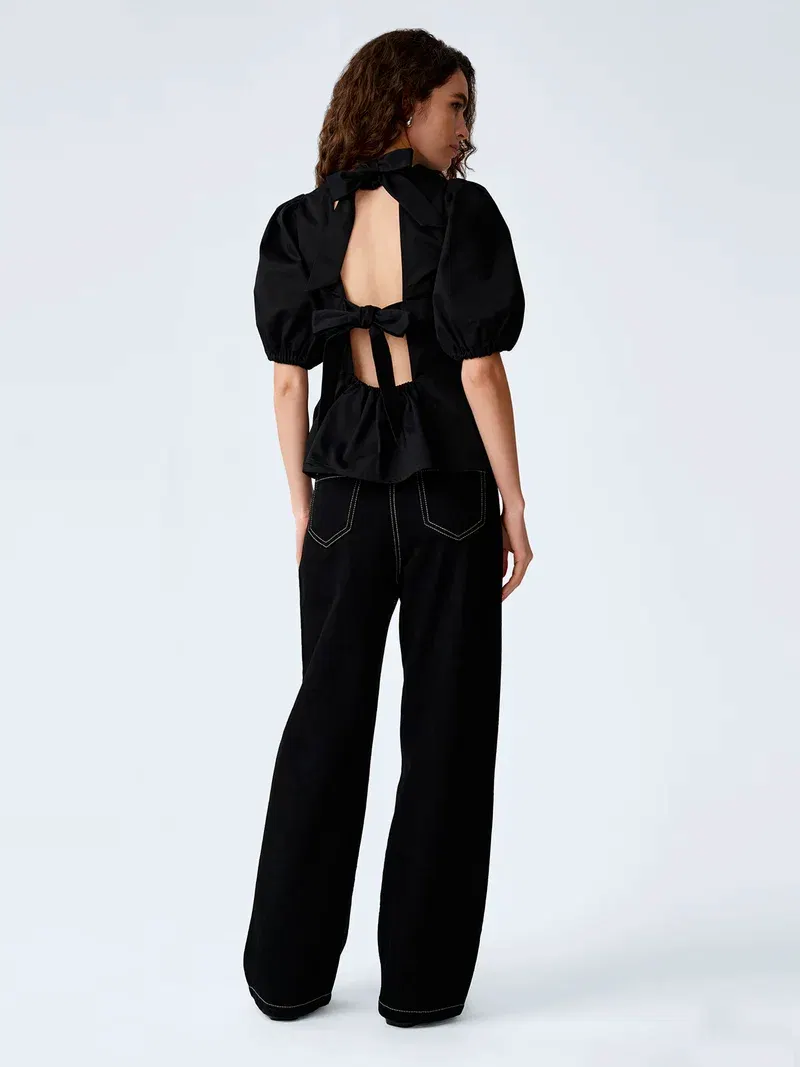 Tiana Top in Black